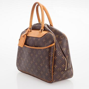 LOUIS VUITTON Deauville Bag.