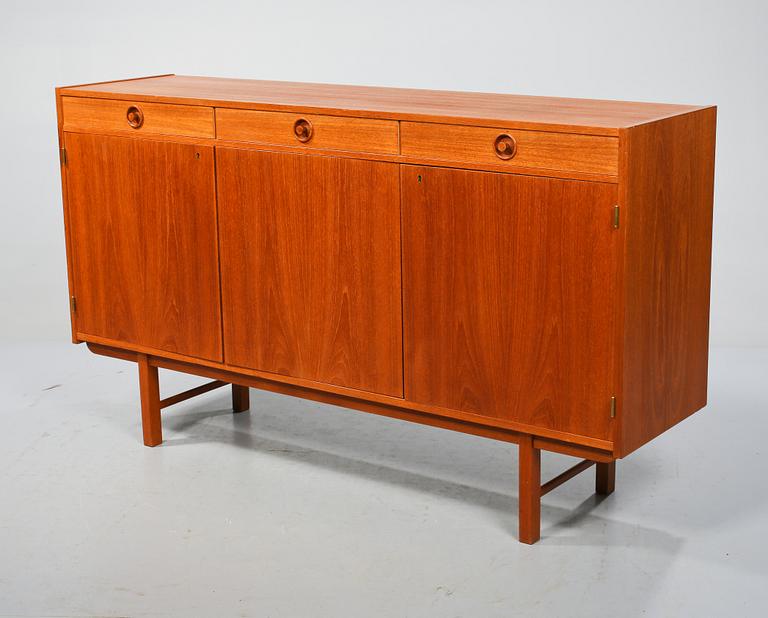 SIDEBOARD, 1900-talets tredje kvartal.