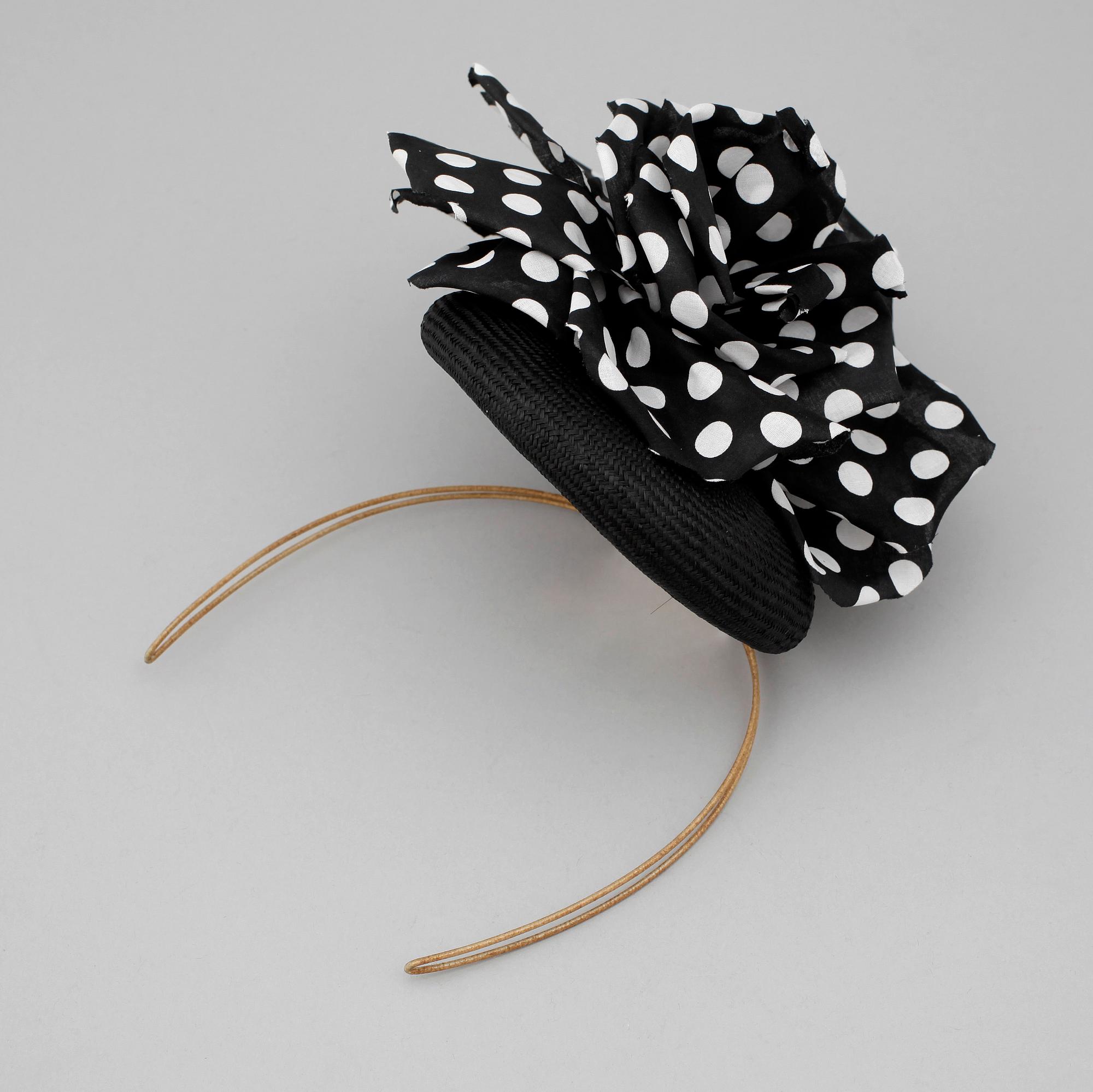 DAMHATT, Philip Treacy, England. 2000-tal.