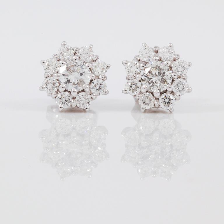 ÖRHÄNGEN, 1 par, briljantslipade diamanter totalt ca 1,54 ct.