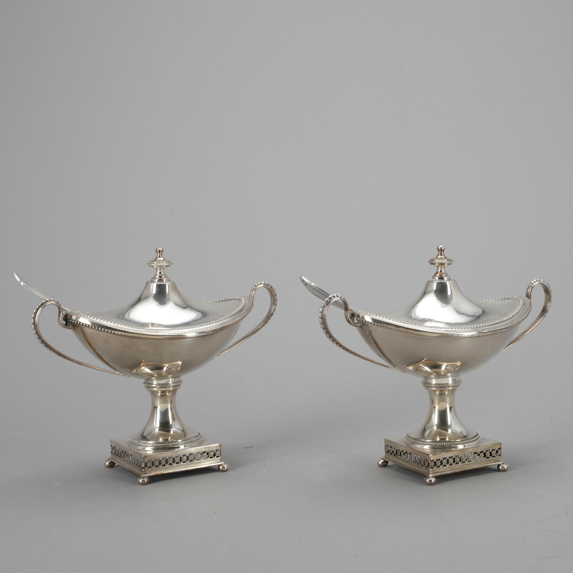 STRÖSOCKERSKÅLAR, 1 par, nysilver, AG Dufva, sekelskiftet 1900.