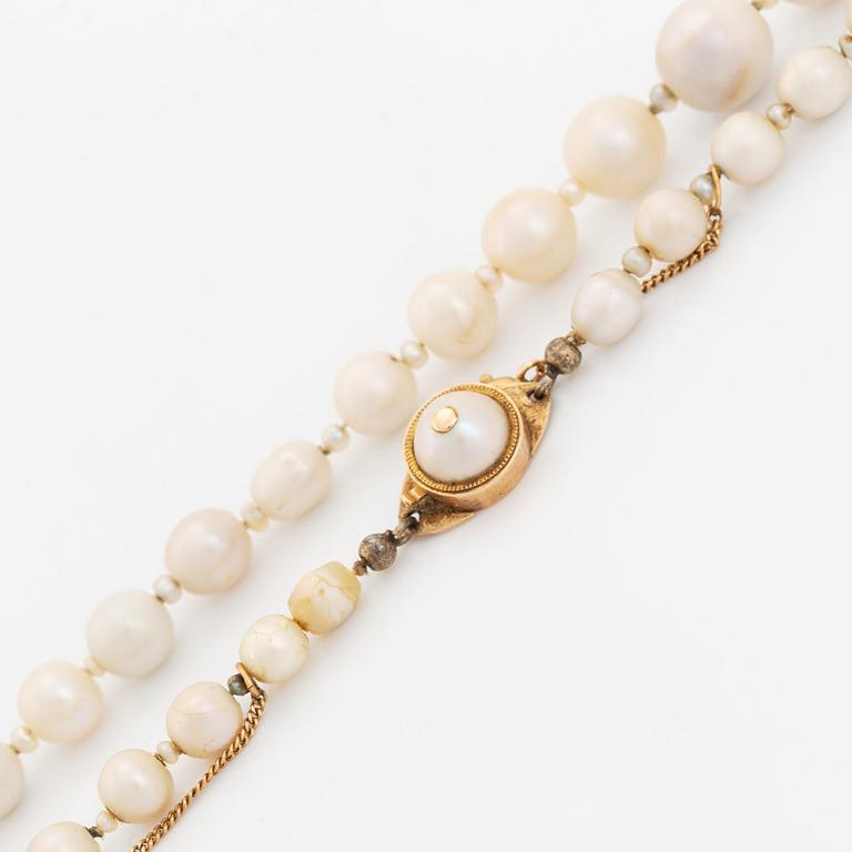 Collier pärlor med lås 18K guld.