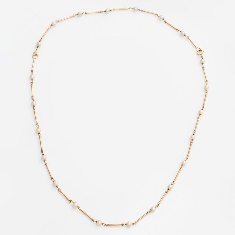 Necklace, cultured pearls, 14K gold.