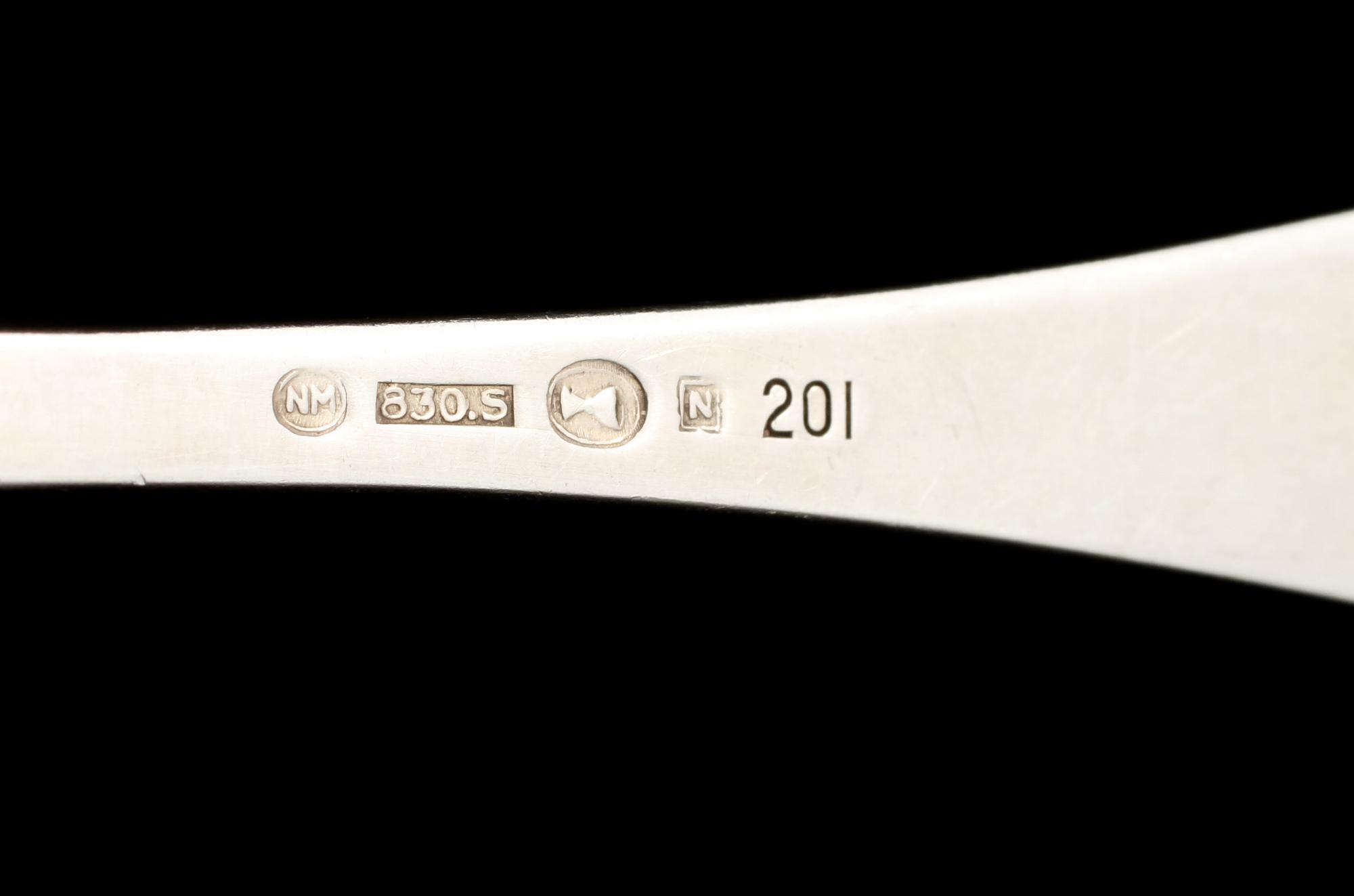 PARTI BESTICK, 38 st, silver, 1700/1800/1900-tal. Vikt ca. 784g.