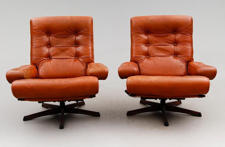 FÅTÖLJER, 1 par, 1900-talets andra hälft.