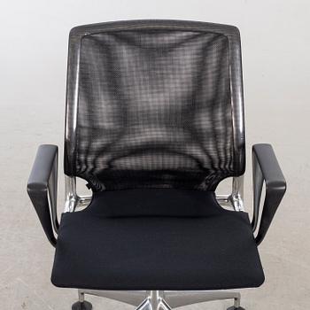 ALBERTO MEDA, Meda Conference Chair for Vitra. Model designed in 1998.