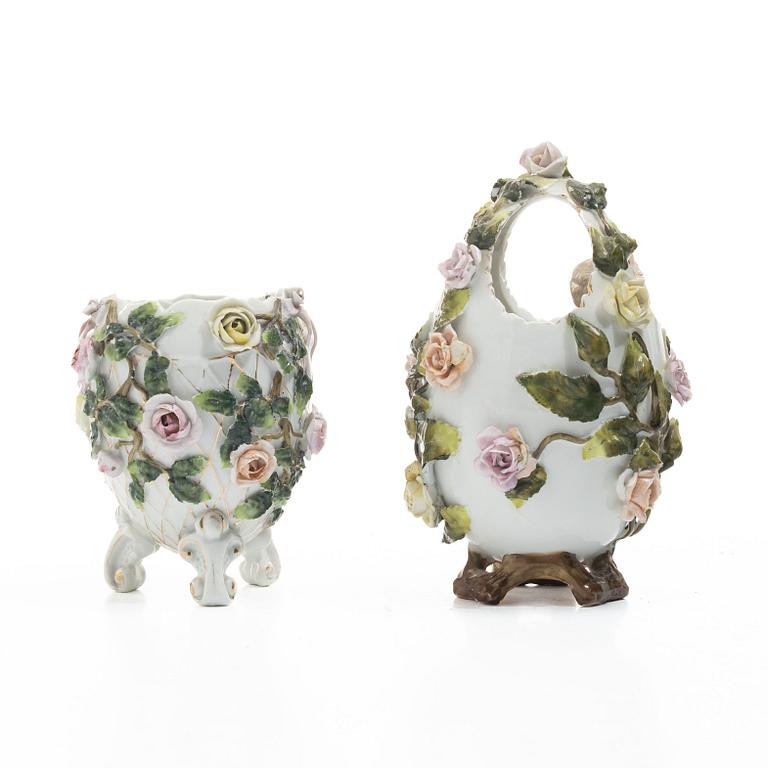 Table decorations, 2 pcs, porcelain, probably Sitzendorf, Germany, 1887–1900.