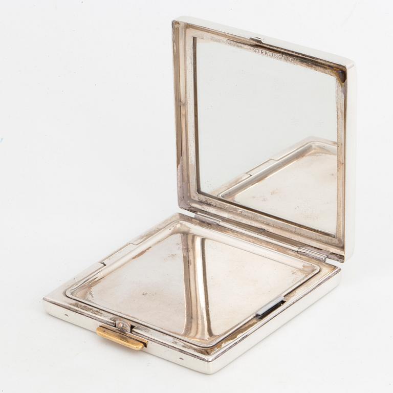 Puderdosa silver och 14K guld med fasettslipade safirer.