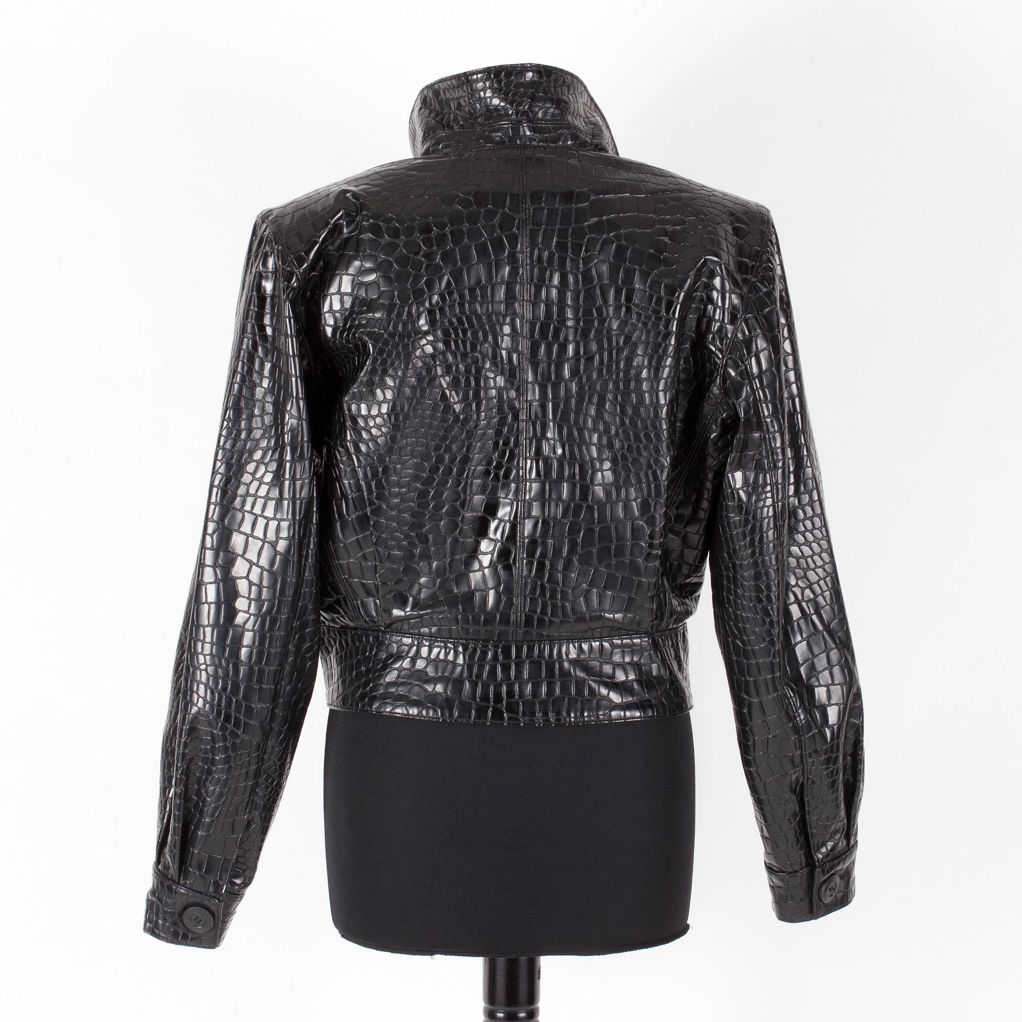 JACKA, Yves Saint Laurent.