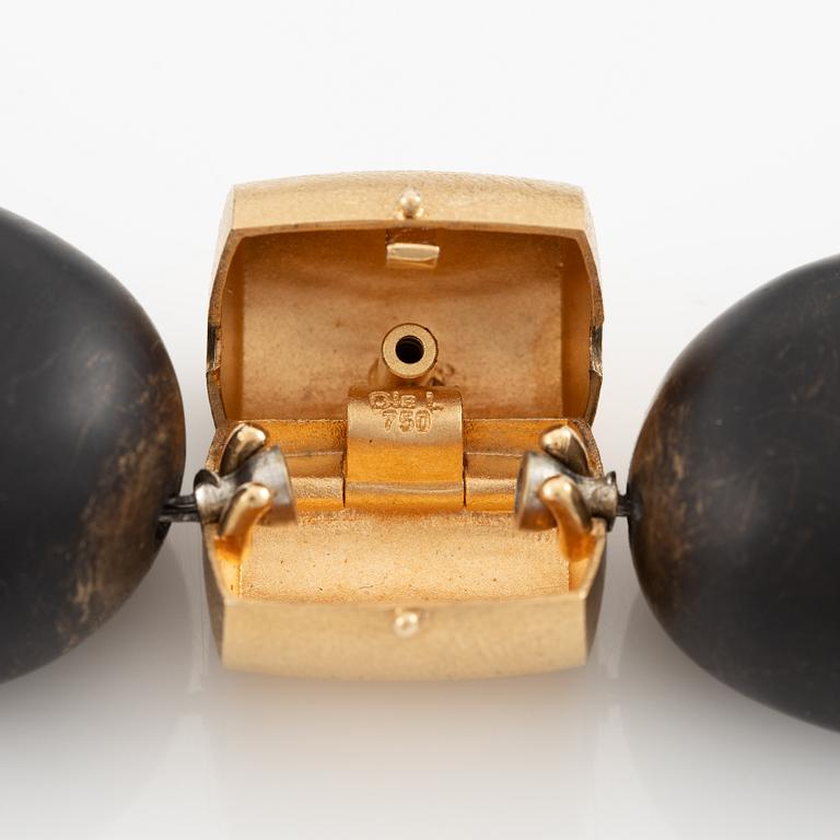 Ole Lynggaard lock 18K gold with onyx necklace.