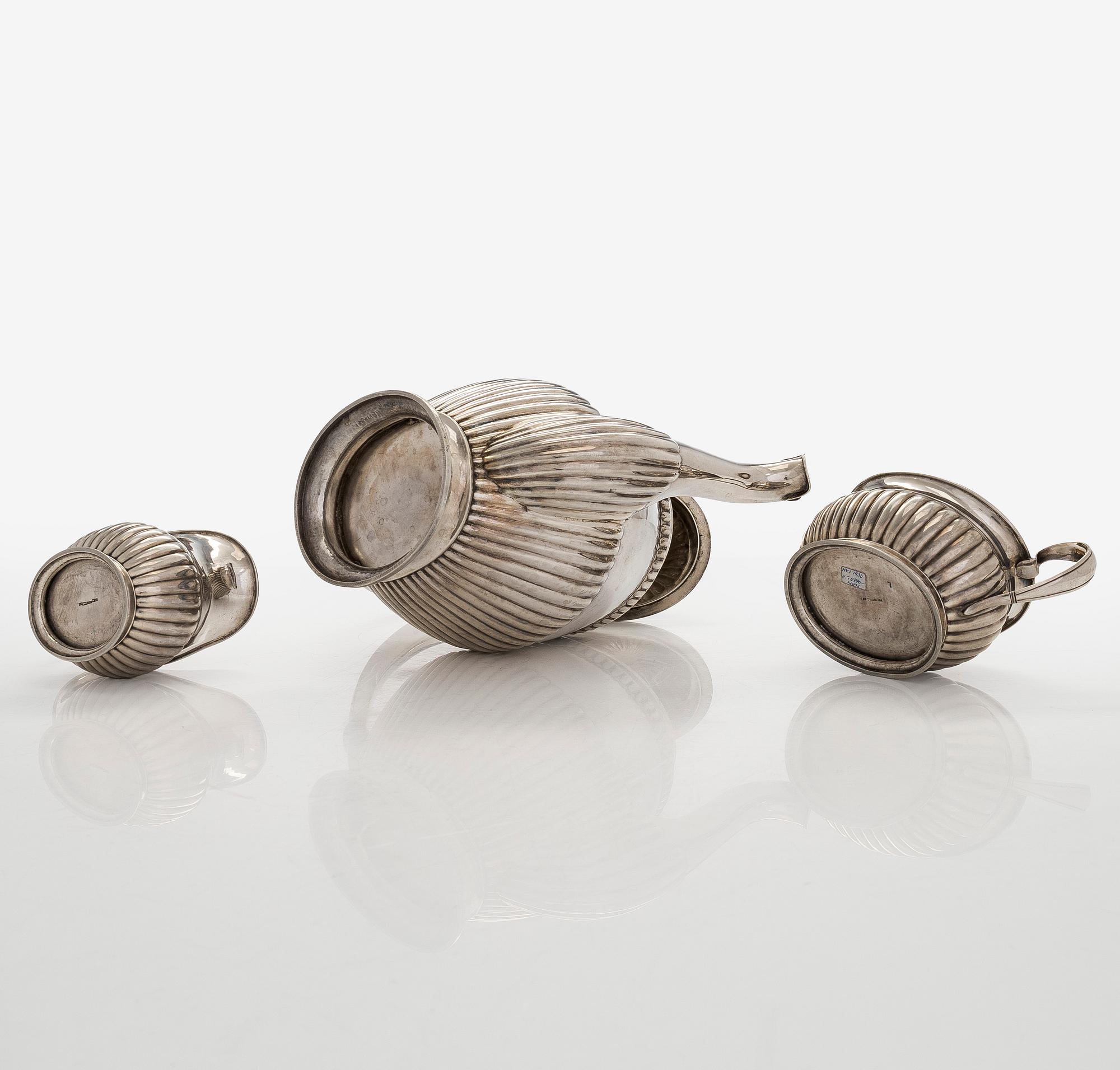 A three-piece silver coffee set in silver, Helsinki 1930 and 1938.