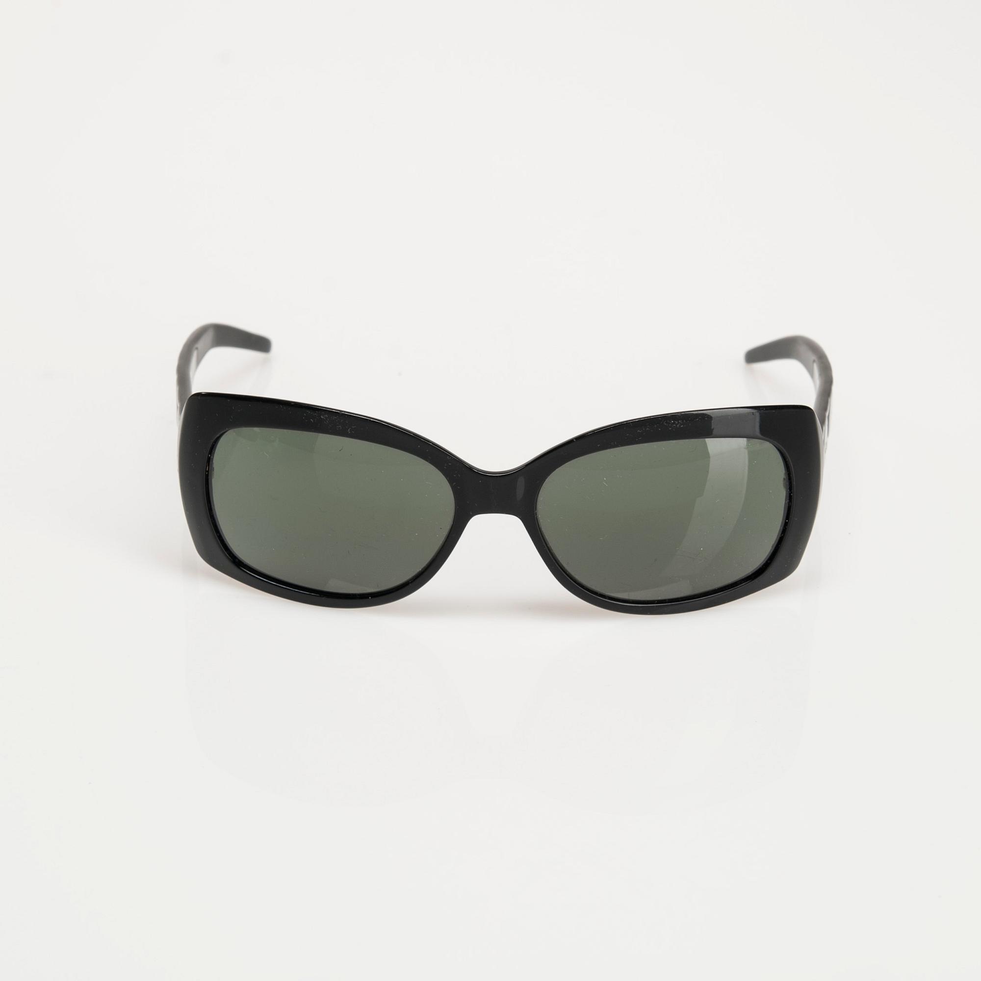 SOLGLASÖGON, Pierre Cardin.
