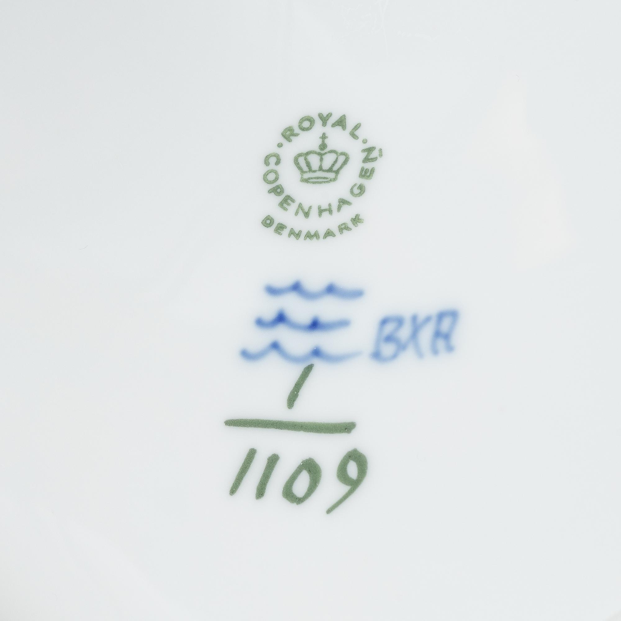 Royal Copenhagen, terriner med lock, ett par, "Musselmalet Helblonde", Danmark, 1979-83.