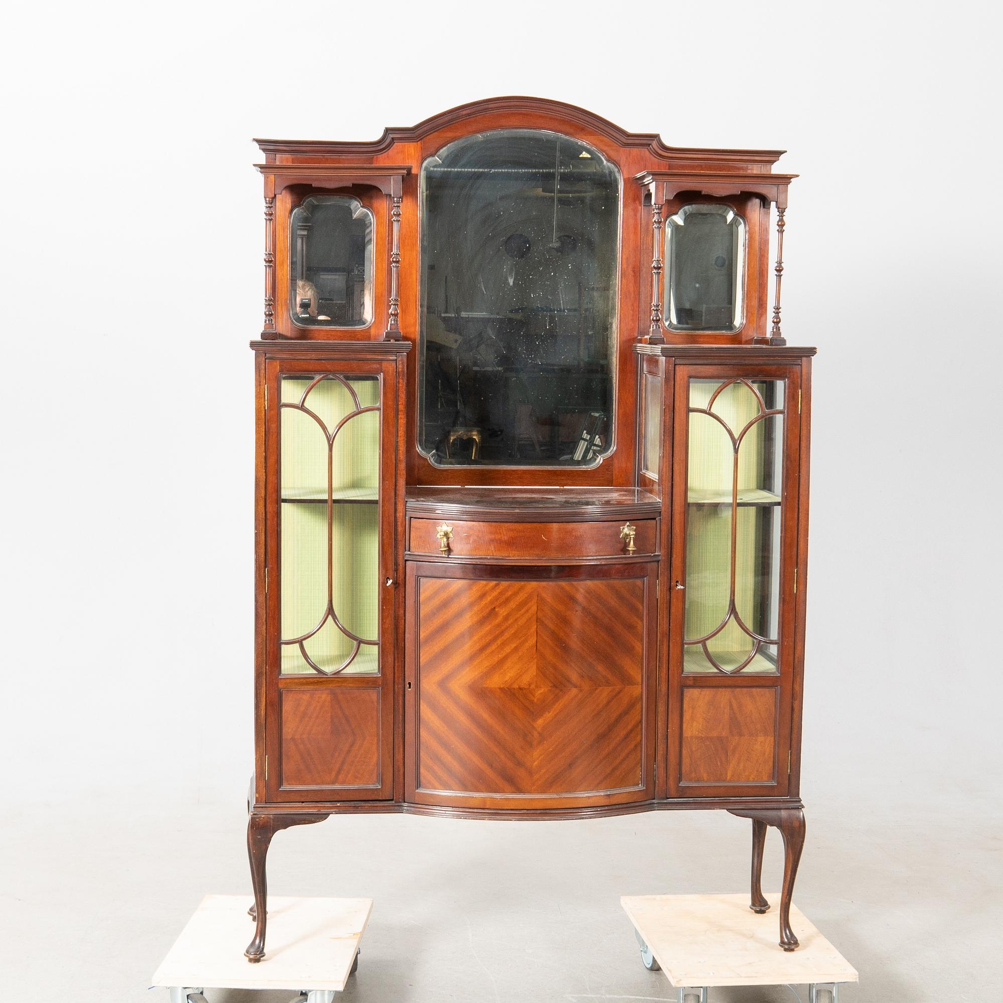 Display cabinet England first half of the 20th century.