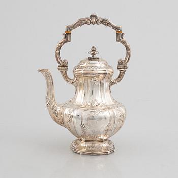 A French silver teapot, Paris, after 1832.