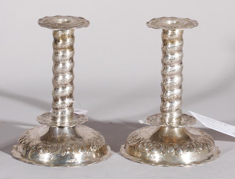 LJUSSTAKAR, ett par. Silver. Tenn & Silver AB, Göteborg 1948.