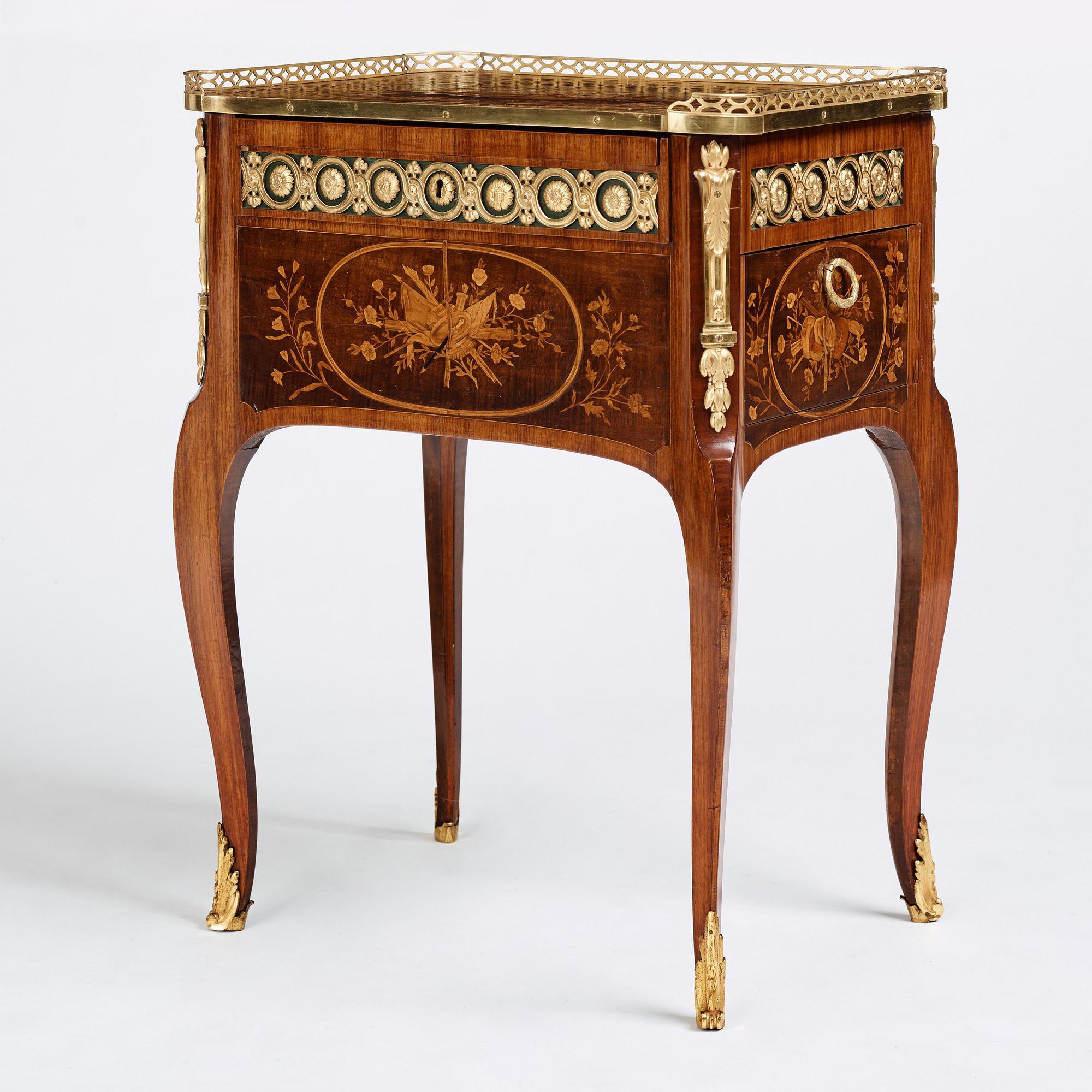 Bord, så kallat "Table en chiffonnière" tillskrivet Roger Vandercruse- Lacroix (1729-1799), Louis XVI.