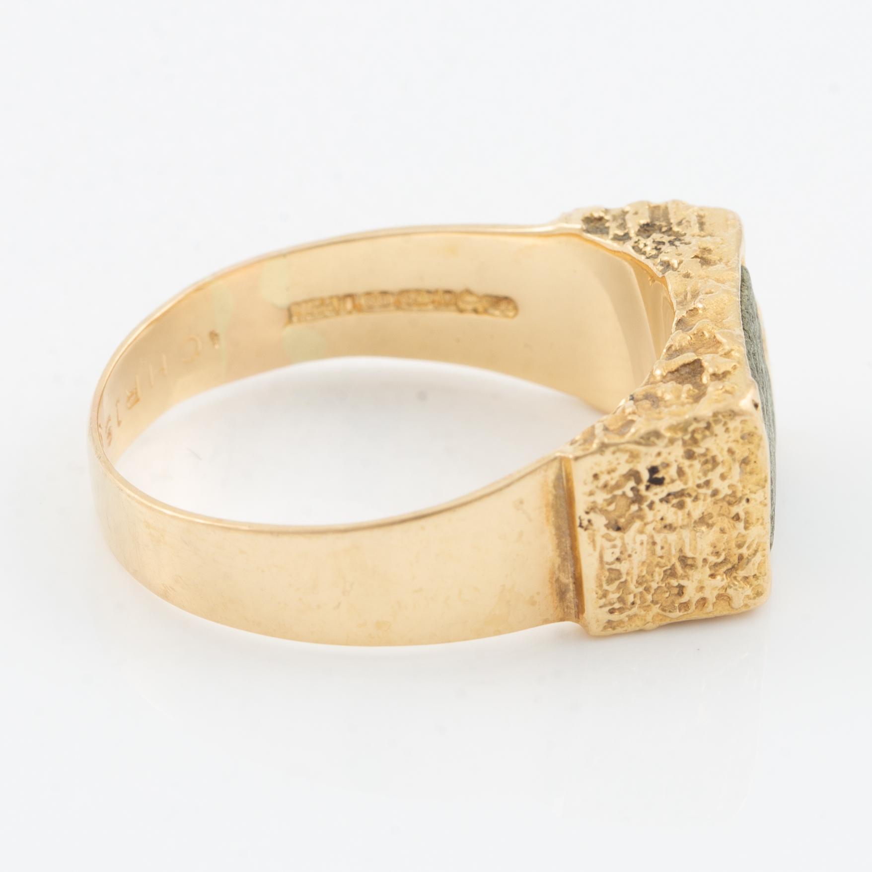 Björn Weckström, ring "Goldstone", 18K gold and copper ore. Lapponia 1979.