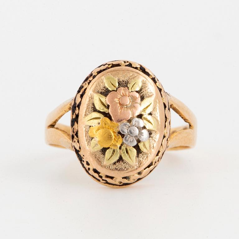 18K gold ring, 1896.