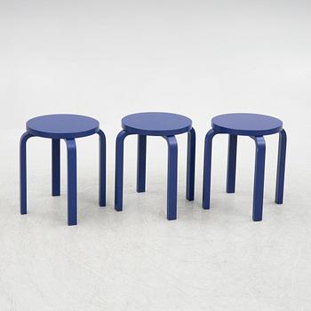 Alvar Aalto, pallar, 3 st, modell 60, Artek, Finland 2011.