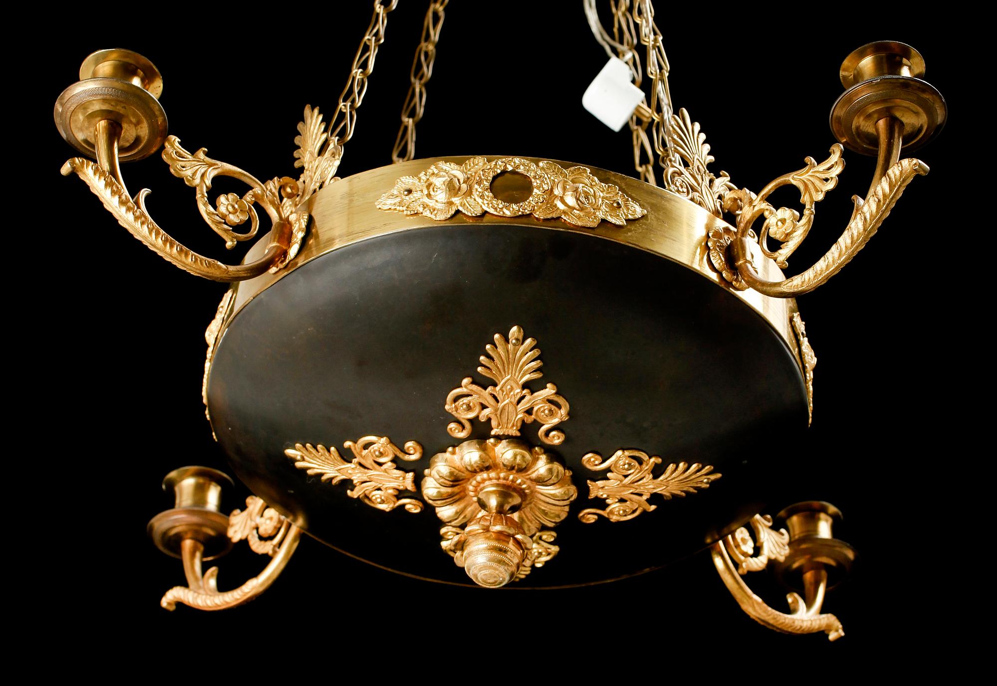 TAKAMPEL, empirestil, 1900-talets mitt. H 75.