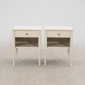 Bedside tables, 1 pair, 21st century.