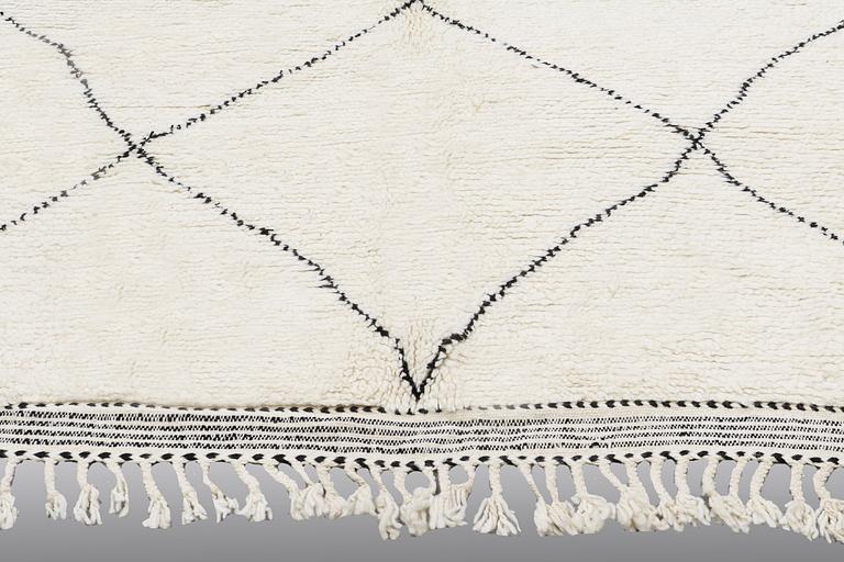 MATTA, Marocko, ca 305 x 220 cm.