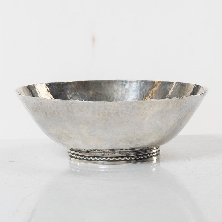 Eric Löfman, Bowl, silver, MEMA, 2002.