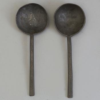 TWO 18TH CENTURY PEWTER SPOONS.