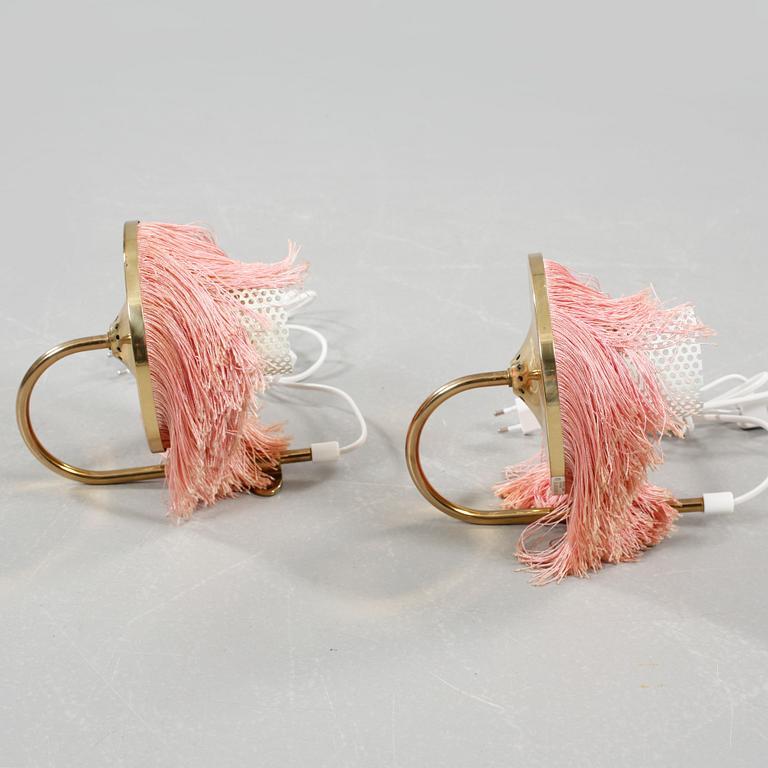 VÄGGLAMPOR, ett par, Hans Agne Jakobsson, Markaryd, 1900-talets andra hälft.