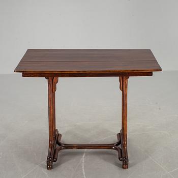 BORD, Thonet, etikettmärkt, 1900-tal.