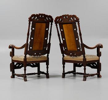 KARMSTOLAR, ett par, barockstil, 1900-talets första hälft.