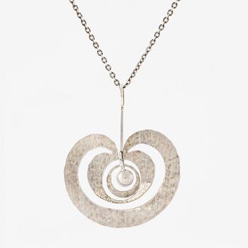 Tapio Wirkkala, hänge "Äpple", sterlingsilver, Kultakeskus, Tavastehus 1976, med kedja silver.