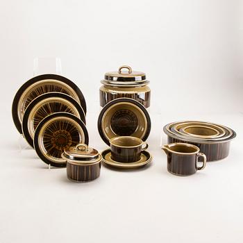 A Gunnel Olin-Grönqvist Kosmos 36 pcs service Arabia Finland.