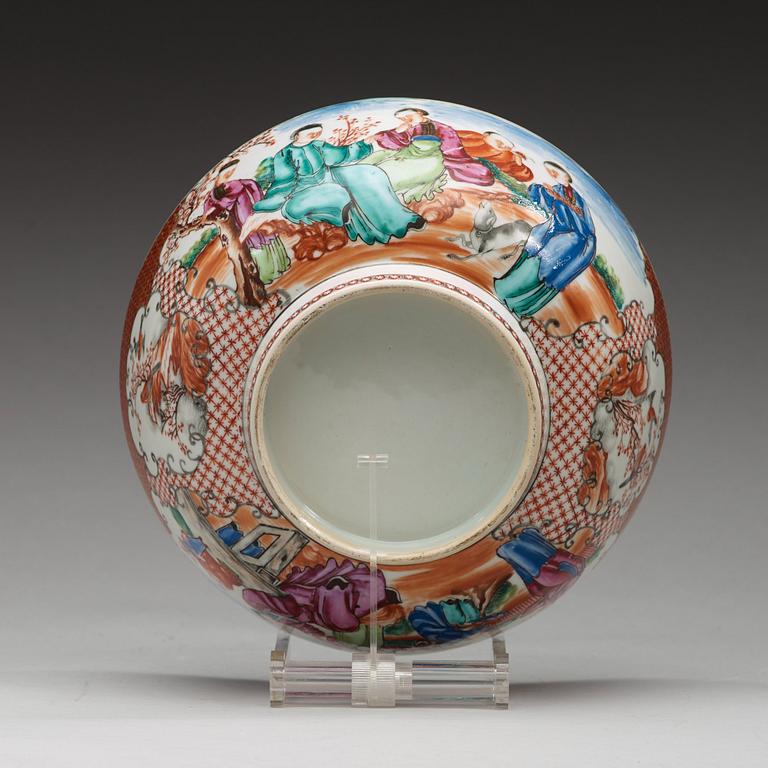 A famille rose punch bowl, Qing dynasty, Qianlong (1736-95).