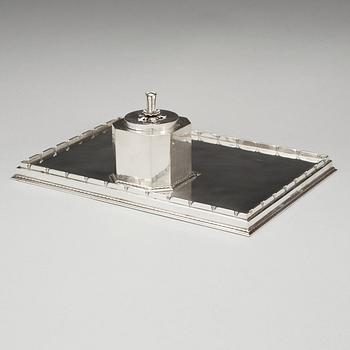 An Atelier Borgila silver desk stand with an ink-well, Stockholm 1927.