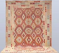 A Kilim carpet, approx. 489 x 308 cm.
