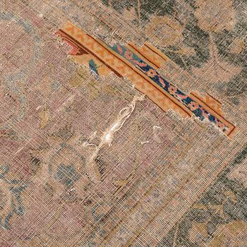 A safavid 'Spiral vine' Esfahan carpet, central persia, mid to second haft of the 17th century. Ca 562 x 231 cm.