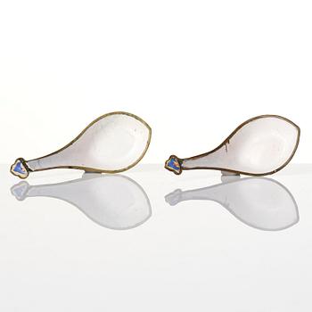 Two Chinese famille rose porcelain dishes and a censer, a pair of enamel spoons, Qing dynasty.