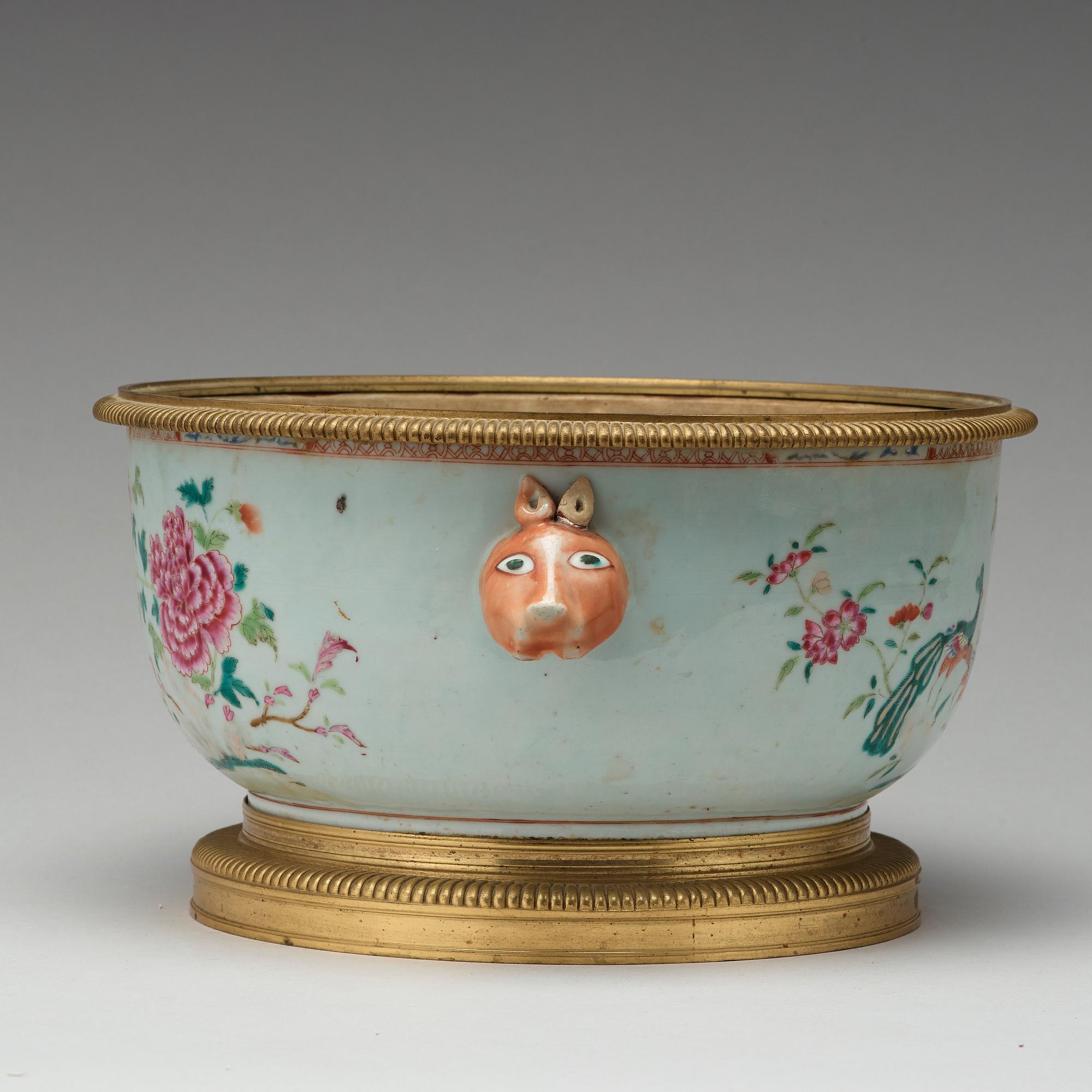 A famille rose 'double peacock' tureen, Qing dynasty, Qianlong (1736-95).