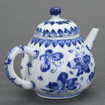 TEKANNA, porslin , Kina, Chien Lung, 1736-1795.