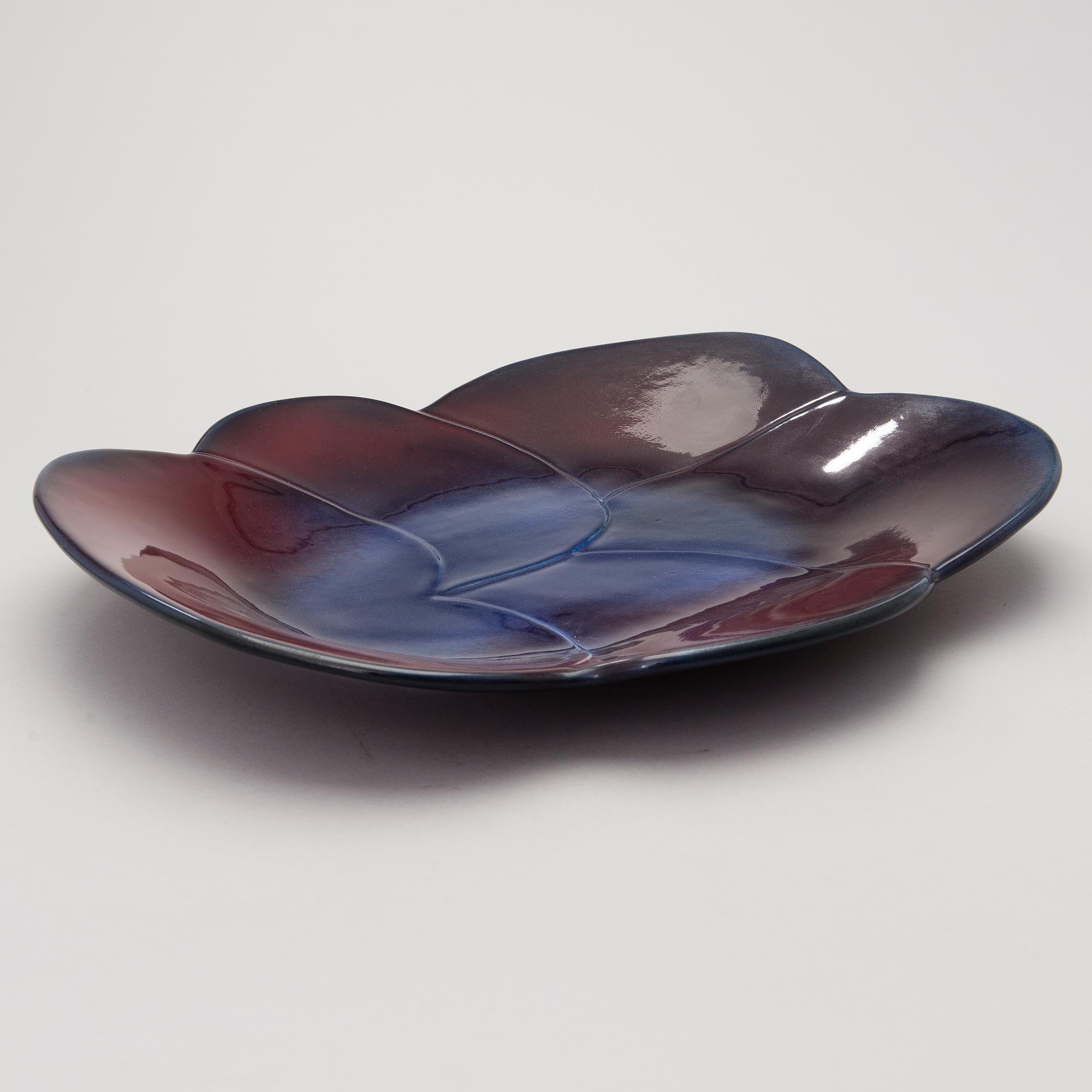 BIRGER KAIPIAINEN, FAT, keramik, stämplad i godset "Viola 1967 Arabia Finland Kaipiainen Invenit".