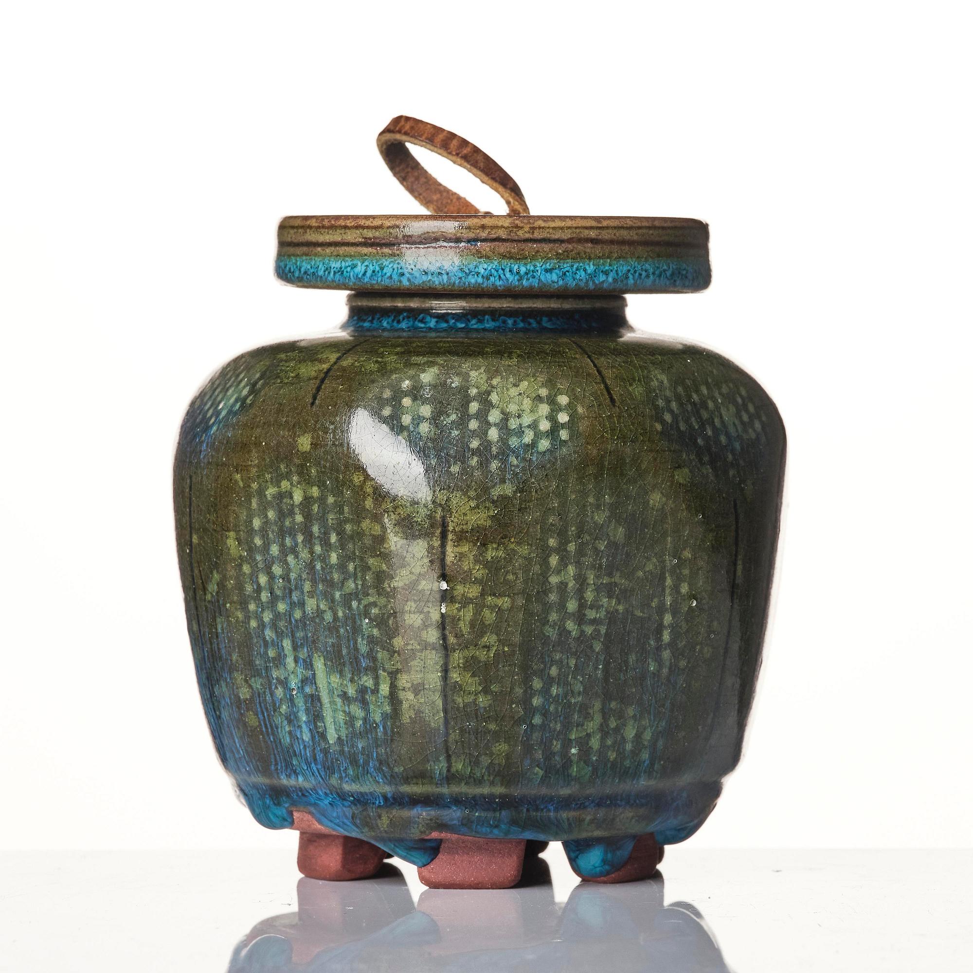Wilhelm Kåge, a Farsta stoneware lidded jar, Gustavsberg Studio 1950s.