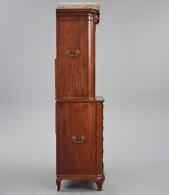 Skrivskåp, tillskrivet Nils Dahlin (mästare i Stockholm 1761-87), Rokoko.