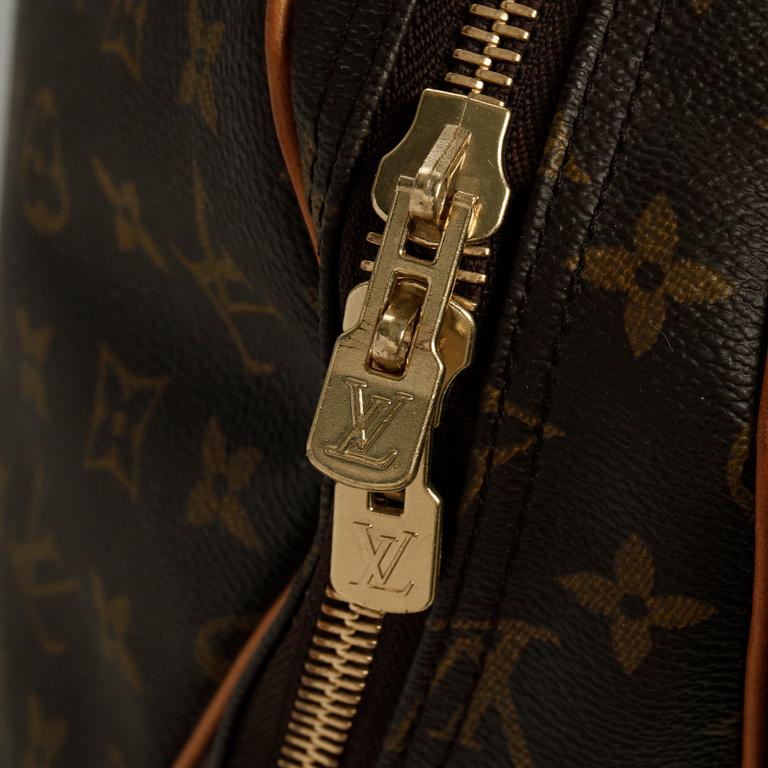 LOUIS VUITTON, a monogram canvas bag / garment cover.