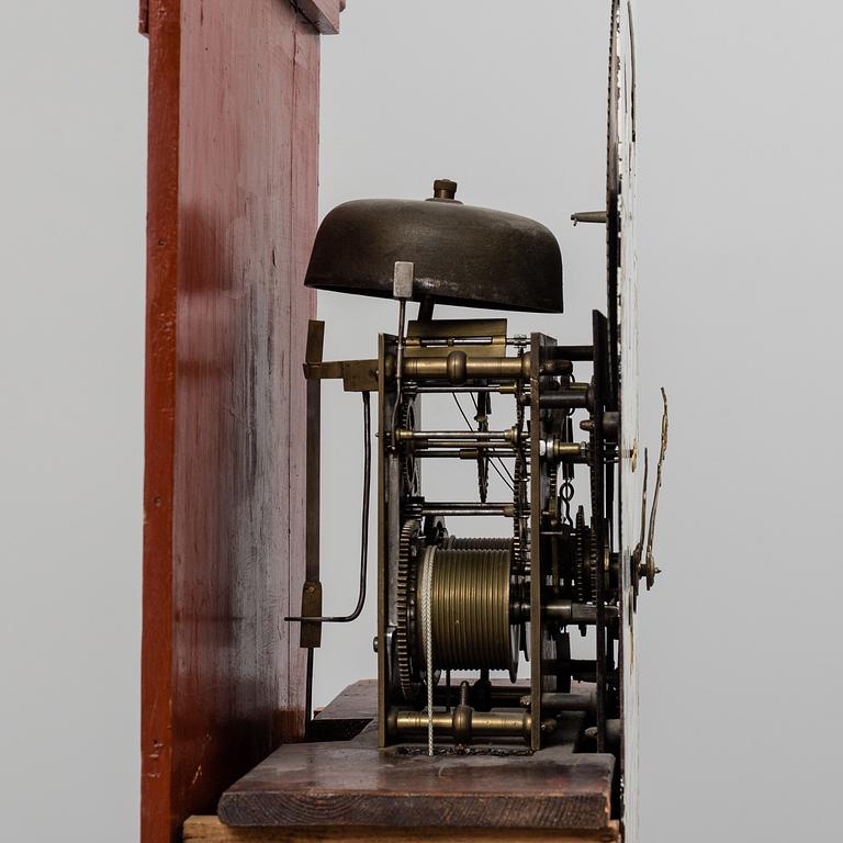 An English longcase clock, first half of the 19th century.