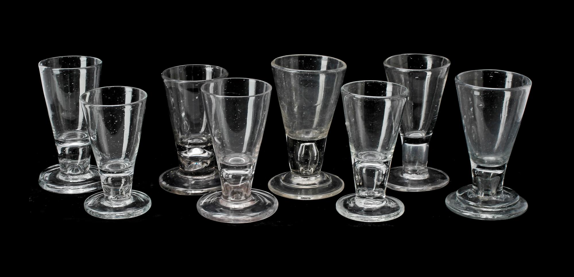 SNAPSGLAS, 8 st, glas, 1900-tal.