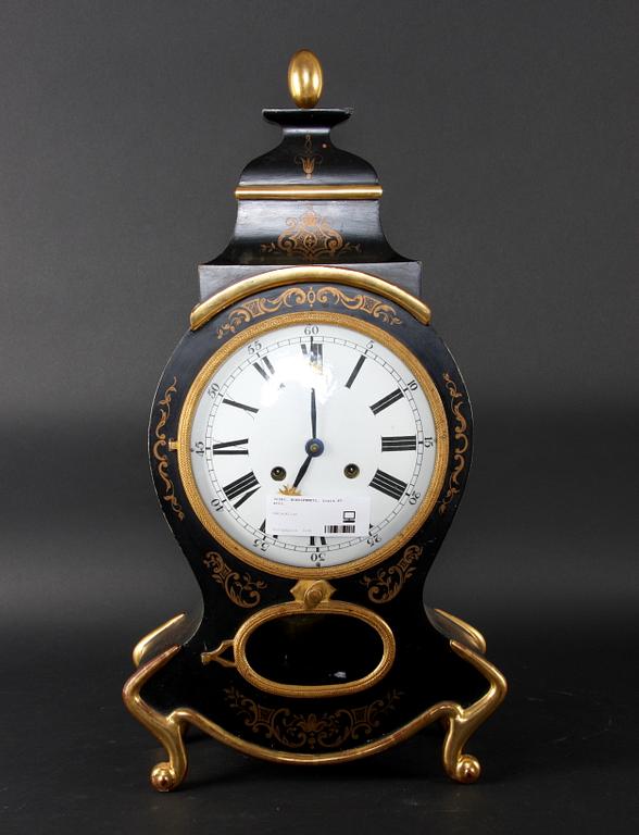 BORDSPENDYL, Louis XV-stil.