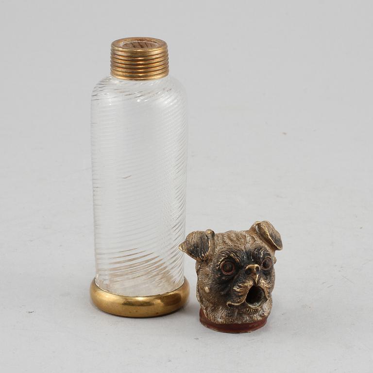 FLASKA, glas och metall, 1900-talets första hälft.