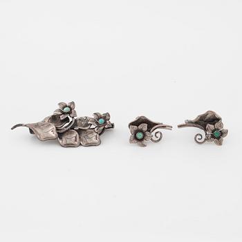 A brooch and a pair of earrings by Georg Kaplan, Stockholm.